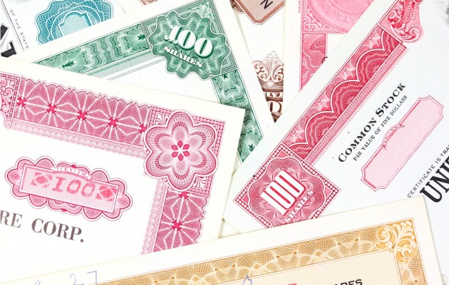 Bloomberg: Κέρδη 18% για τα ελληνικά ομόλογα