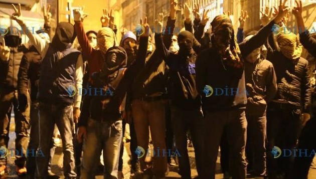 Οι Κούρδοι ύψωσαν οδοφράγματα στην Κωνσταντινούπολη – Οδομαχίες με ισλαμιστές