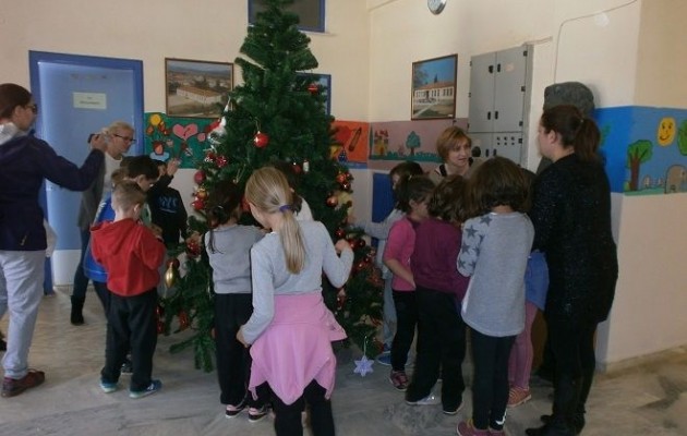 Υπ. Παιδείας: Πότε κλείνουν και πότε ανοίγουν τα σχολεία τα Χριστούγεννα