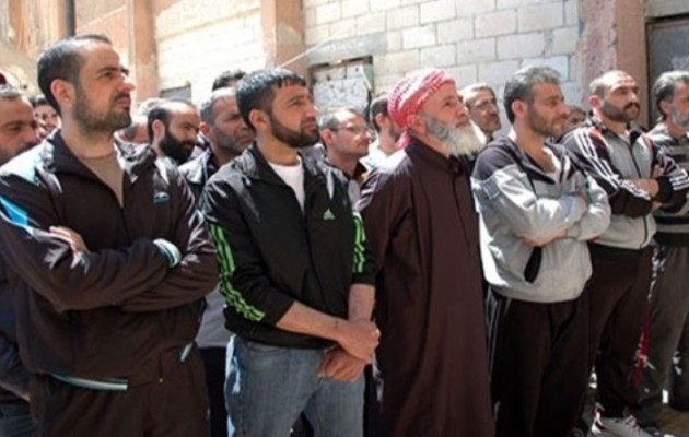 Εκατοντάδες τζιχαντιστές παραδόθηκαν στην κυβέρνηση της Συρίας