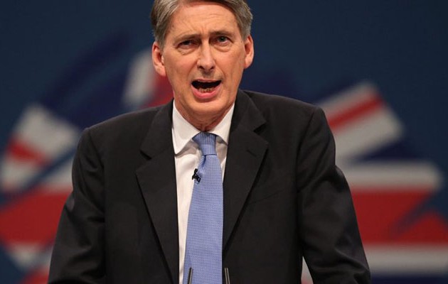 Βρετανός υπουργός Εξωτερικών: Οι ρωσικές επιδρομές στη Συρία βοηθούν το Ισλαμικό Κράτος