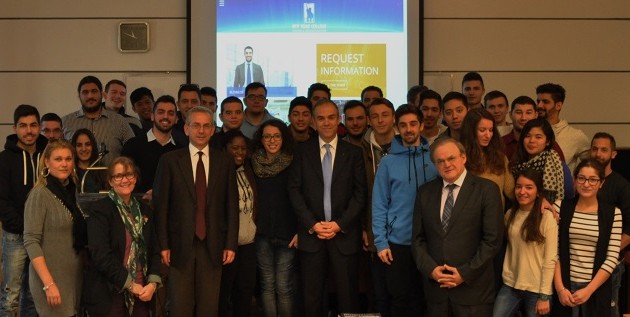 Η Mercedes ενημερώνει τους σπουδαστές του  New York College