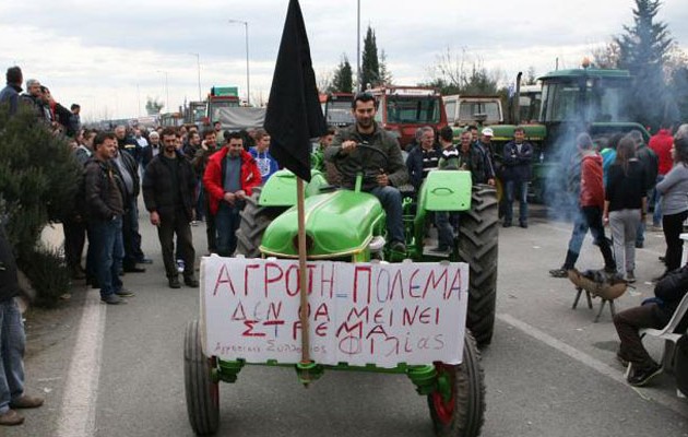 “Ναυάγιο” στη συνάντηση Κατρούγκαλου με τους αγρότες
