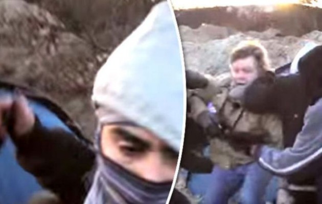 Πρόσφυγες με μαχαίρια την έπεσαν σε δημοσιογράφους – (βίντεο τρόμου)