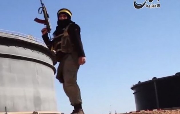 Το Ισλαμικό Κράτος μάχεται μέσα σε πετρελαϊκές εγκαταστάσεις στη Λιβύη (βίντεο)