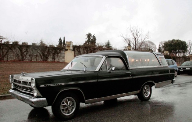 Ξάνθη: Διέρρηξαν γραφείο τελετών και έφυγαν με την …νεκροφόρα