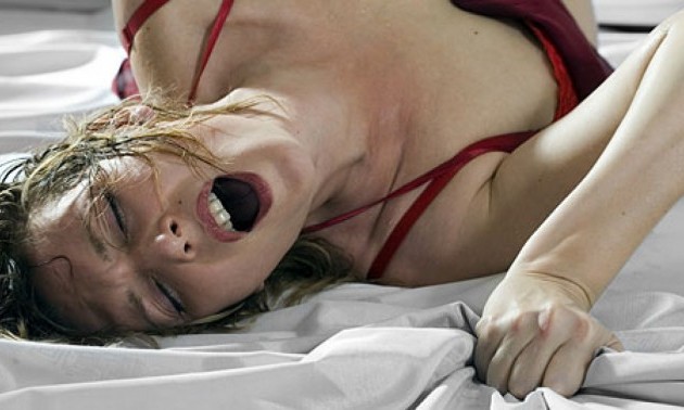 Σε ποια σημεία του σώματος τα χάδια κάνουν “τούρμπο” τις γυναίκες