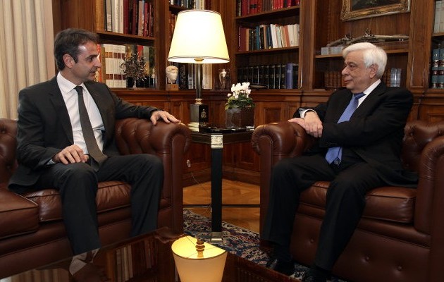 Ο Παυλόπουλος «δείχνει» Μητσοτάκη για τις υποκλοπές: Την πολιτική ευθύνη έχει ο Πρωθυπουργός