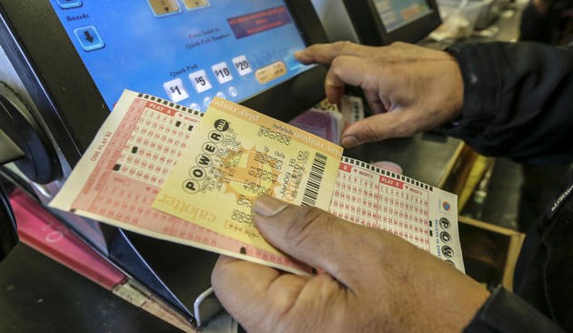 Ίλιγγος από το τζακ ποτ των 1,3 δισ. δολαρίων στις ΗΠΑ