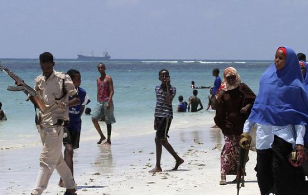 Τρομοκρατική επίθεση σε παραλία της Σομαλίας – Τρεις νεκροί από έκρηξη