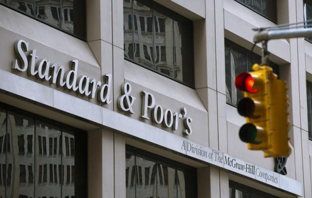 Αναβάθμιση – έκπληξη της ελληνικής οικονομίας από την Standard & Poors