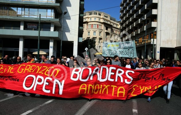 «Ανοιχτά Σύνορα» το σύνθημα των διαδηλωτών έξω από την πρεσβεία της Αυστρίας