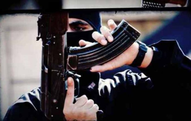 Το Ισλαμικό Κράτος διαλύεται στη Συρία και “χτυπάει” τη Λιβύη