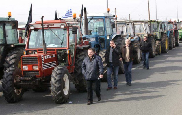 Η ανακοίνωση των μπλόκων: «Συνεχίζουμε, κλιμακώνουμε, θα νικήσουμε»