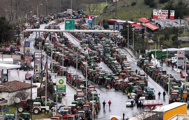 Οι αγρότες δεν κάνουν πίσω παρά τη διάσπαση των μπλόκων