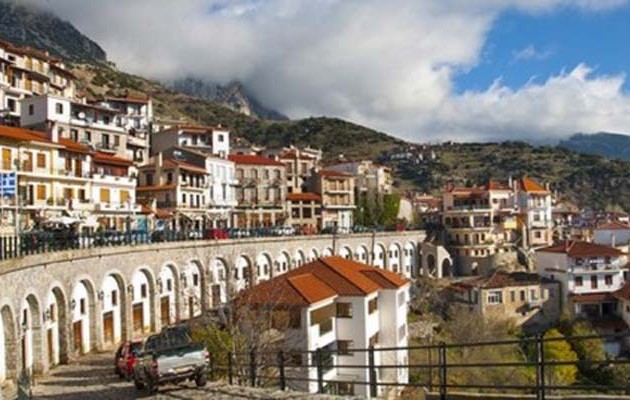 Διάσημη χήρα … ξεσάλωσε στην Αράχωβα πριν τα σαράντα του μακαρίτη (βίντεο)