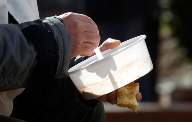Tην παράταση παροχής τροφίμων σε άστεγους, υπέγραψαν Δούρου – Φωτίου