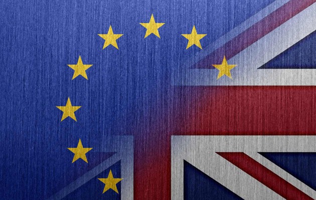 Δημοσκόπηση δίνει προβάδισμα 4% υπέρ του Brexit