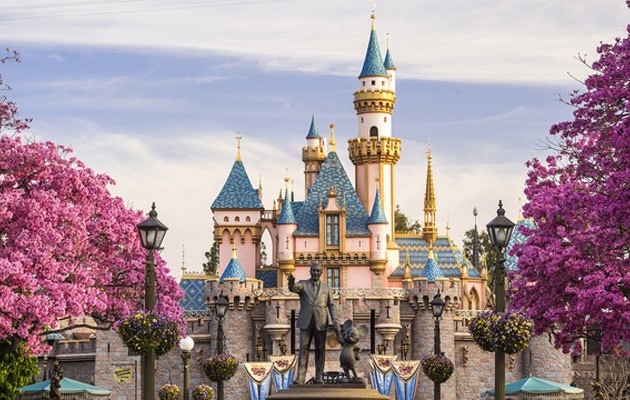 Η Disneyland ψάχνει 45 Έλληνες για εργασία στο Παρίσι – Ποια προσόντα απαιτούνται
