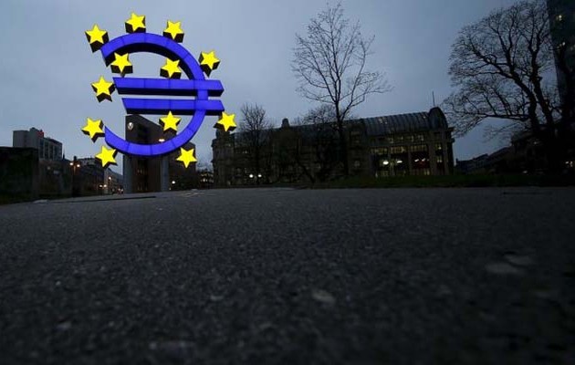 ΕΚΤ για Ελλάδα: Δημοσιονομική προσαρμογή μέσω δαπανών, όχι φόρων