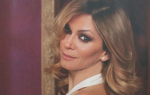 Στα 45 της η Κοκκίνου τολμάει την πιο καυτή φωτογράφισή της (φωτο)