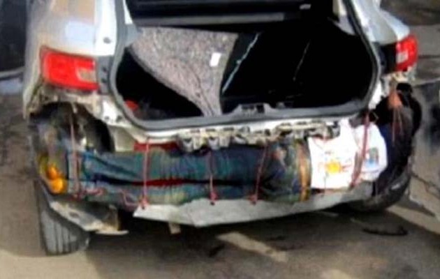 Μετανάστες πέρασαν τα σύνορα δεμένοι στους προφυλακτήρες αυτοκινήτων