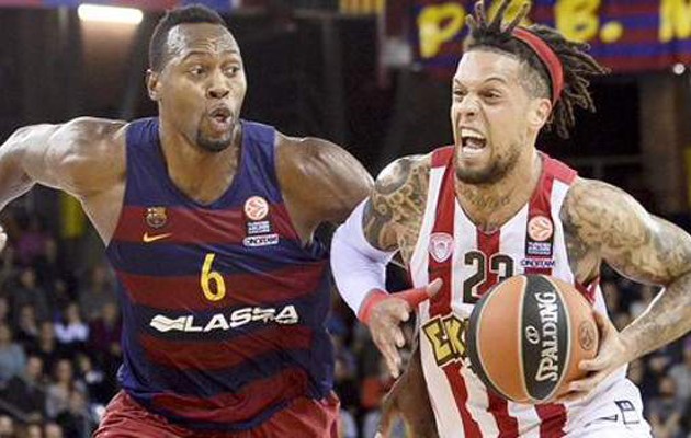 “Χλωμιάζει” η πρόκριση για τον Ολυμπιακό, ήττα από Μπαρτσελόνα (82 -66)