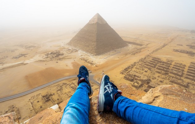 Γερμανός τουρίστας σκαρφάλωσε στη Μεγάλη Πυραμίδα και έγινε… viral!