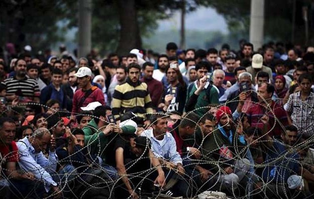 Η Σλοβενία στέλνει στρατό στα σύνορα για τους πρόσφυγες