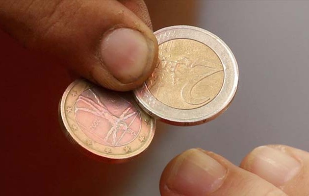 Τι προβλέπει το τρίτο μνημόνιο για τις συντάξεις: Σε ποιες και πότε θα γίνουν περικοπές