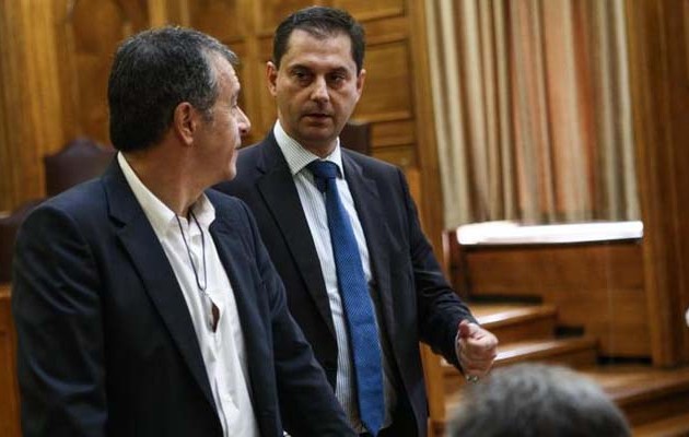 Ο Θεοχάρης πριονίζει τον Θεοδωράκη και ετοιμάζει το Ποτάμι για ΝΔ