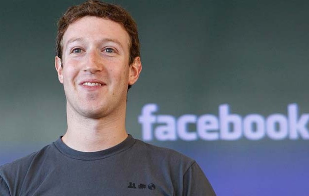 Δεν αποχωρεί από την ηγεσία του Facebook ο Μαρκ Ζούκερμπεργκ