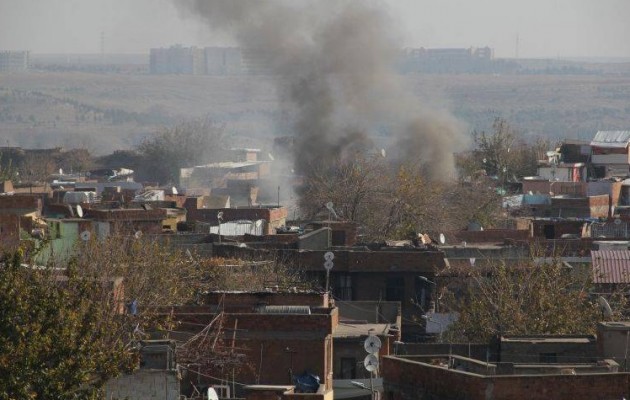 Αυτό που βλέπετε είναι τουρκική πόλη που βομβαρδίζεται (βίντεο)