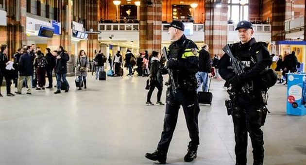 Πυροβολισμοί στον σιδηροδρομικό σταθμό του Άμστερνταμ