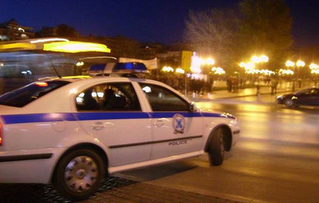 Χτύπησαν άγρια με ξύλα και ρόπαλα αστυνομικό στη Μεσάρα