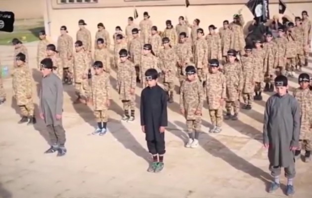 Το Ισλαμικό Κράτος εκπαίδευσε 1.000 σκλαβάκια Γιαζίντι για παιδιά στρατιώτες