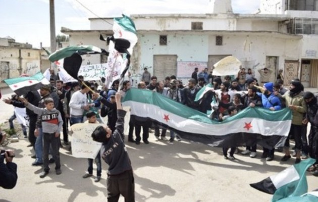 Η Αλ Κάιντα απαγόρευσε διαδήλωση κατά του Άσαντ στην Ιντλίμπ (μπερδευτήκατε;)