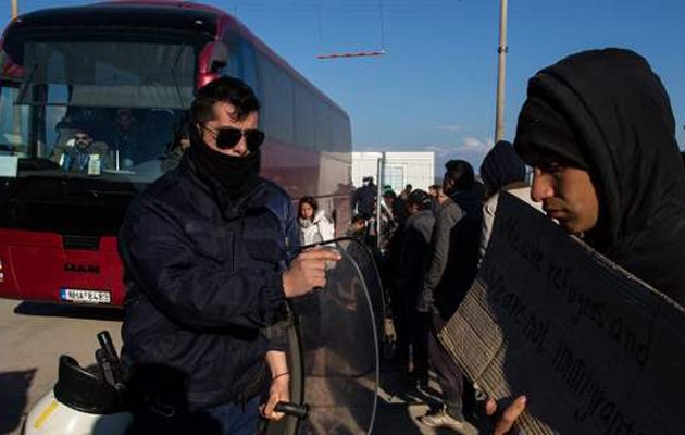 Πρωθυπουργός Θουριγγίας: Μπορούμε να πάρουμε ως 2.000 πρόσφυγες από την Ειδομένη