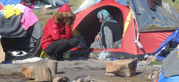 Έφτασαν στην Ειδομένη επτά υδροφόρες για καθαρό νερό στους πρόσφυγες