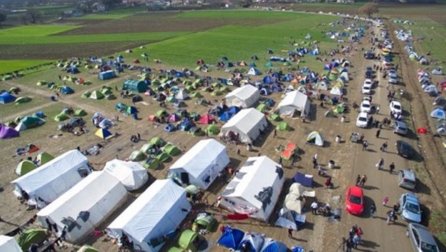 Η ζωή νικά την απελπισία: Γεννήθηκε κοριτσάκι στην Ειδομένη