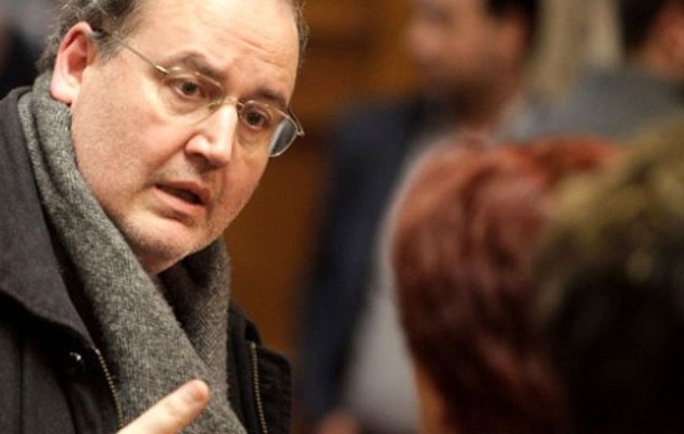 Είκοσι χιλιάδες μόνιμους διορισμούς ζητά από τους δανειστές o Φίλης