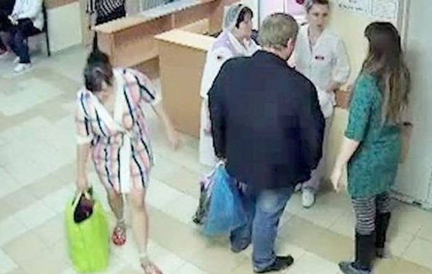 Γυναίκα άρπαξε βρέφος από το μαιευτήριο μέσα σε τσάντα (βίντεο)