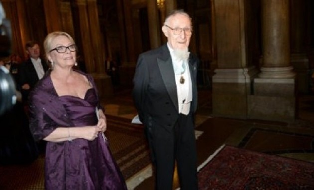 Ο δισεκατομμυριούχος «mr IKEA» αγοράζει ρούχα από… πανέρια!