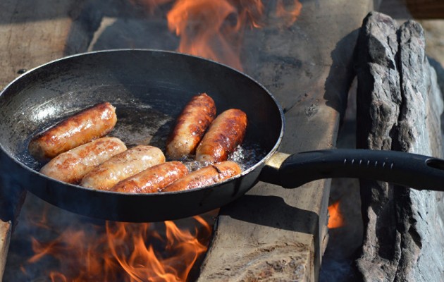Το Ισλάμ επιβάλλεται στη Γερμανία – “Εξαφανίζονται” τα χοιρινά λουκάνικα