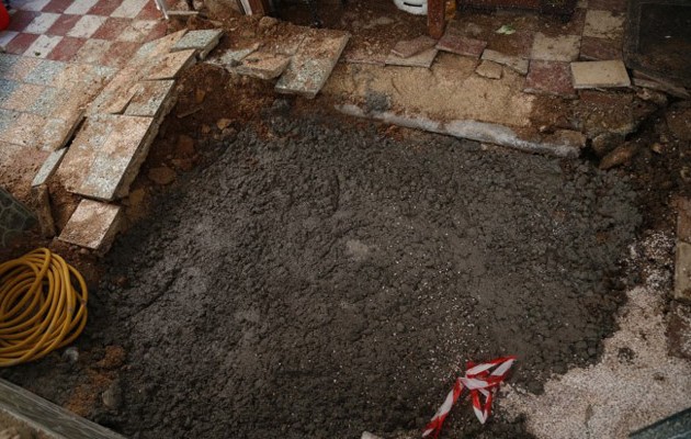 Άνοιξε η γη και… παραλίγο να καταπιεί μονοκατοικία στη Νίκαια