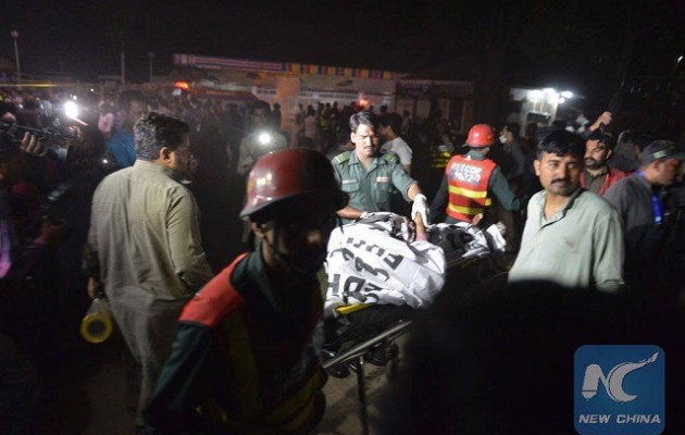 Πακιστάν: Βομβιστής σκότωσε τουλάχιστον 65, κυρίως γυναικόπαιδα