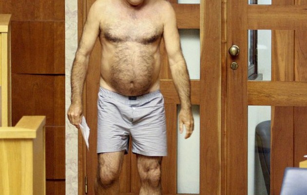 Βουλευτής έμεινε με το… εσώρουχο όταν έμαθε πως θα παίρνει λιγότερα λεφτά! (φωτο)