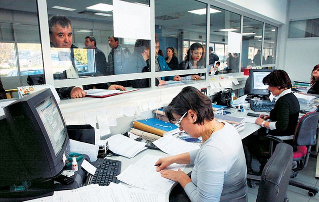 Προσλήψεις στο Δημόσιο αποφάσισαν Φλαμπουράρης – Βερναδάκης