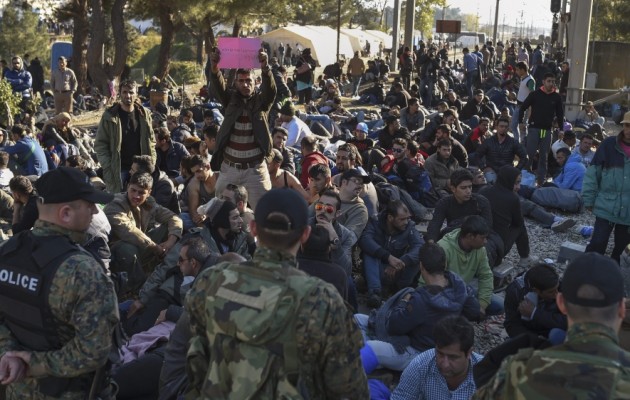 Στους 30.000 οι εγκλωβισμένοι πρόσφυγες στην Ελλάδα
