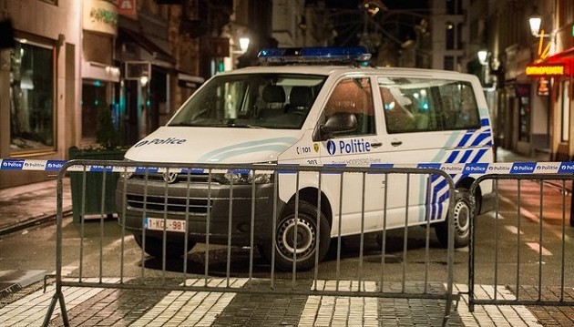 Σύλληψη ύποπτου και τρεις προσαγωγές στην Ολλανδία για πιθανό χτύπημα στη Γαλλία